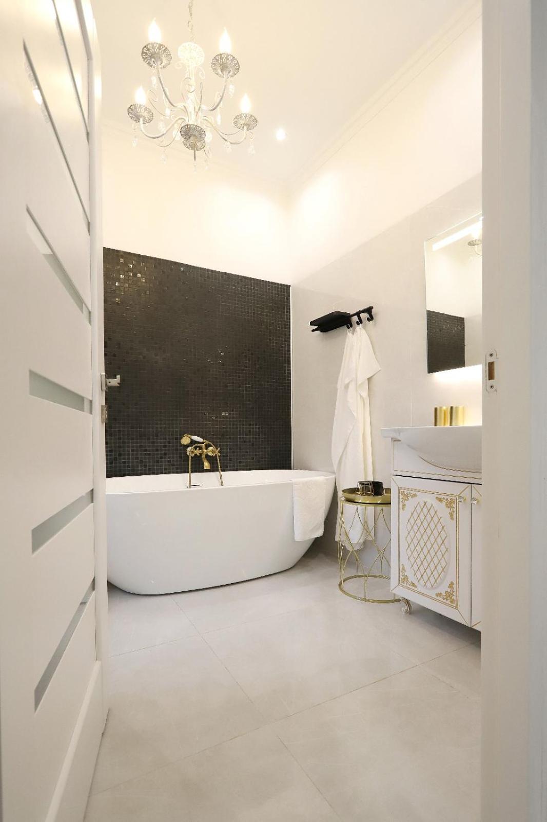 Central Luxury Apartments Oradea Ngoại thất bức ảnh