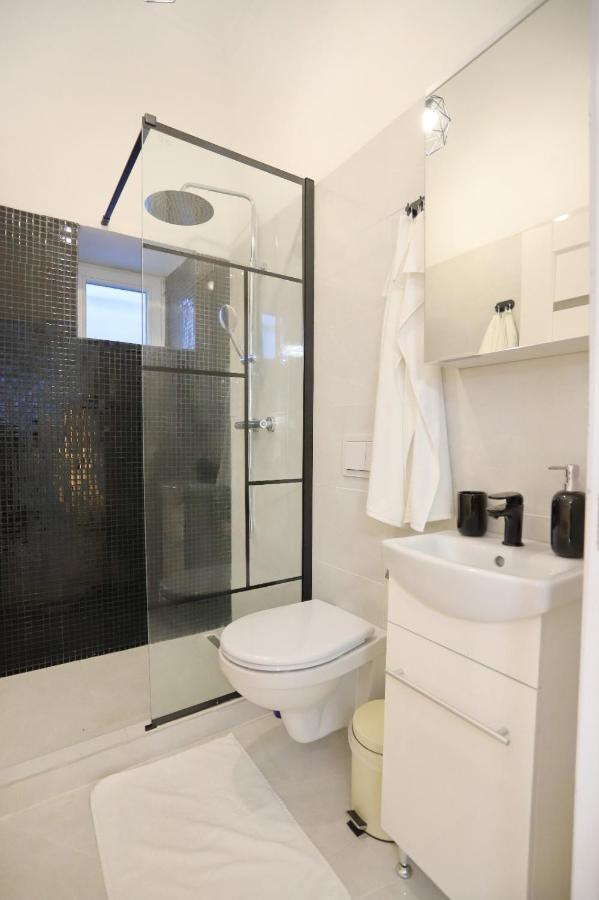 Central Luxury Apartments Oradea Ngoại thất bức ảnh