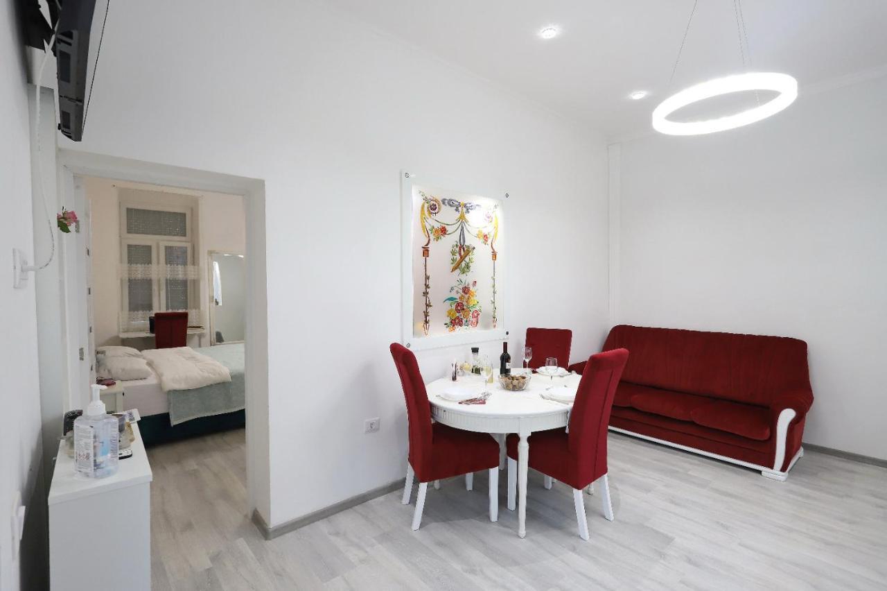 Central Luxury Apartments Oradea Ngoại thất bức ảnh