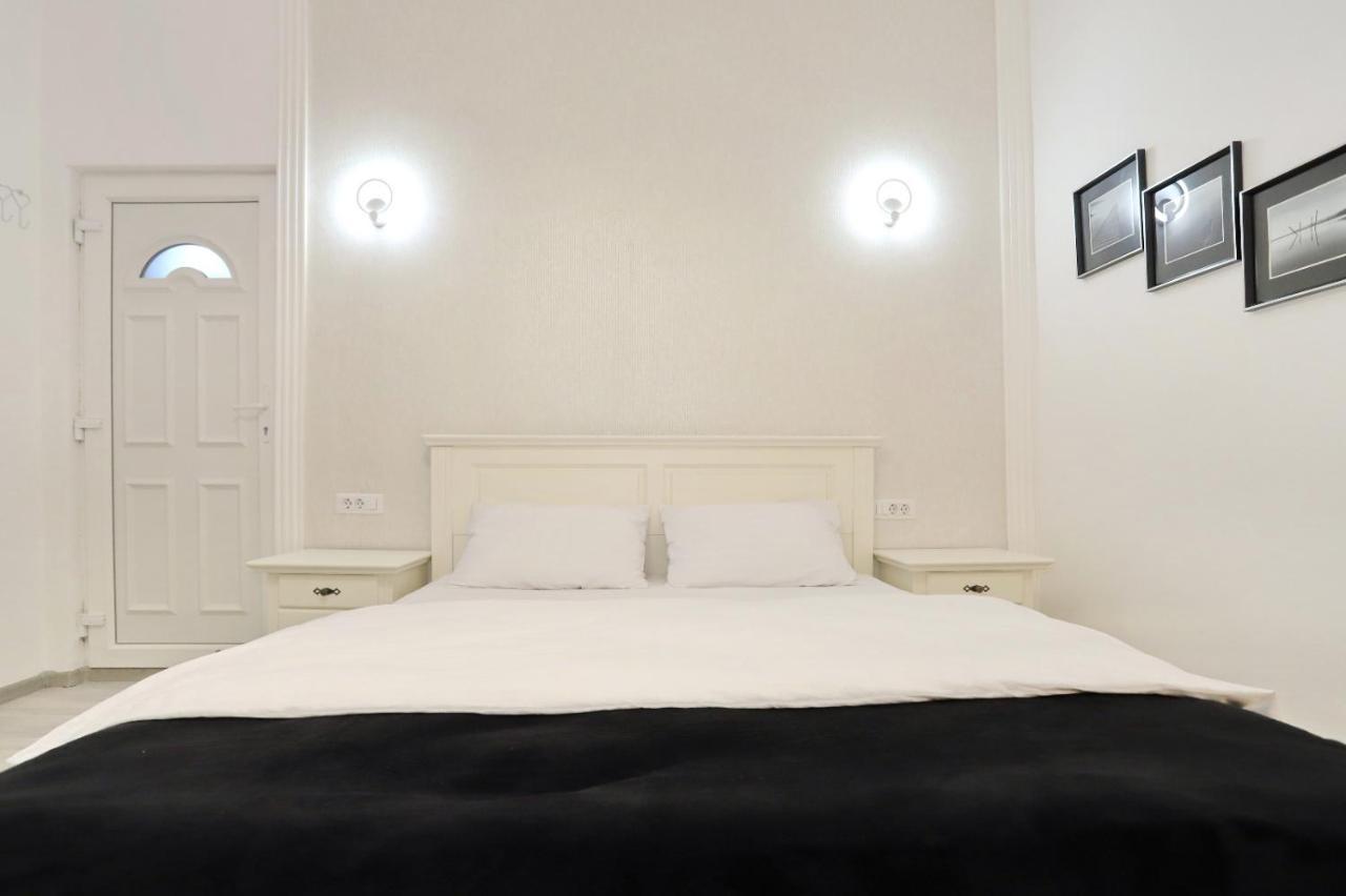 Central Luxury Apartments Oradea Ngoại thất bức ảnh