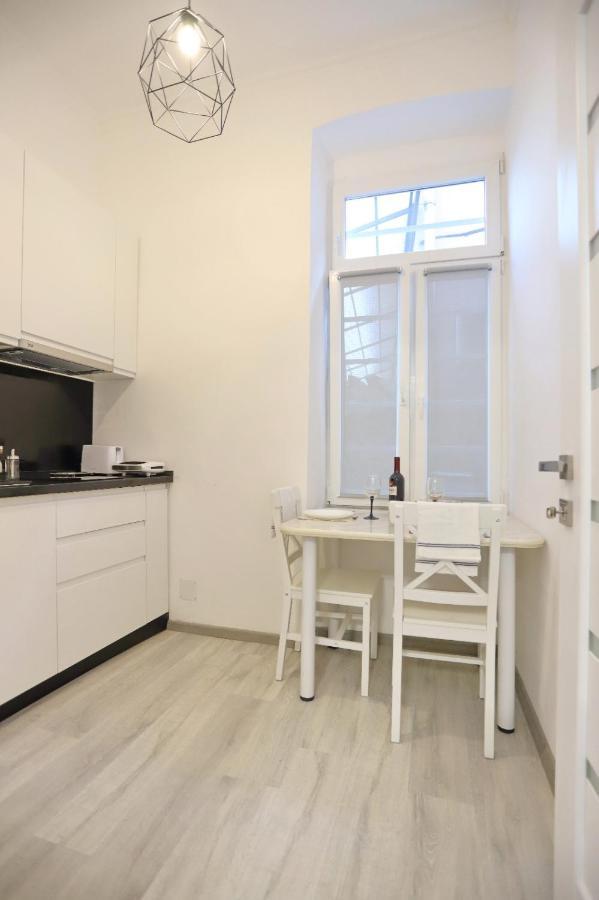Central Luxury Apartments Oradea Ngoại thất bức ảnh